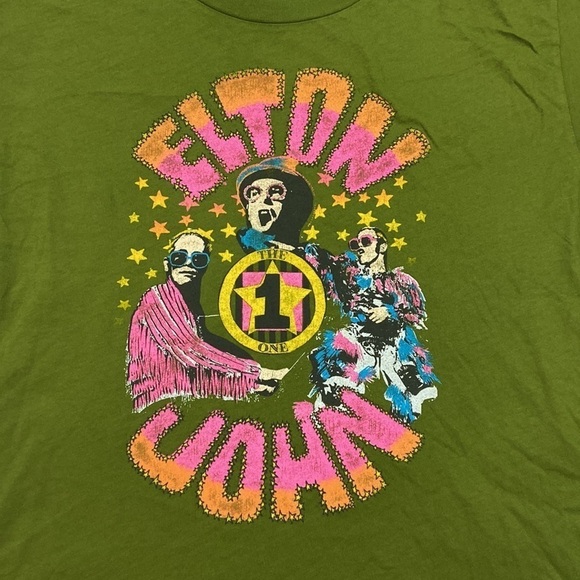 NWOT Daydreamer Elton John The One Solo Graphic Crewneck Tee in Olive Green - Picture 7 of 12